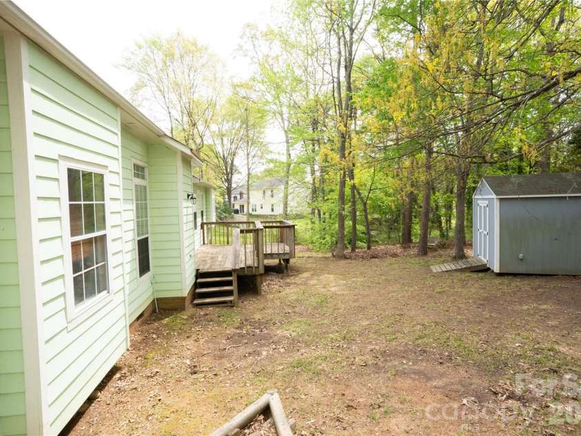 10737 Spruce Mountain Road, Charlotte, NC 28214.  MLS# CAR4368909, YatesRealty ID 17086. 