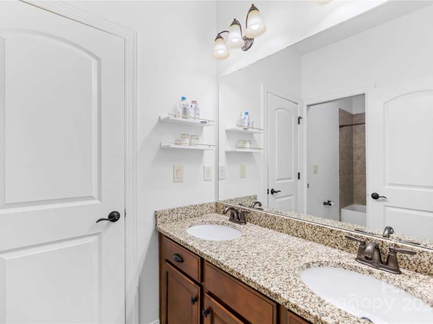 2289 Pine Valley Drive, Denver, NC 28037.  MLS# CAR4263333, YatesRealty ID 17088. Bathroom 5