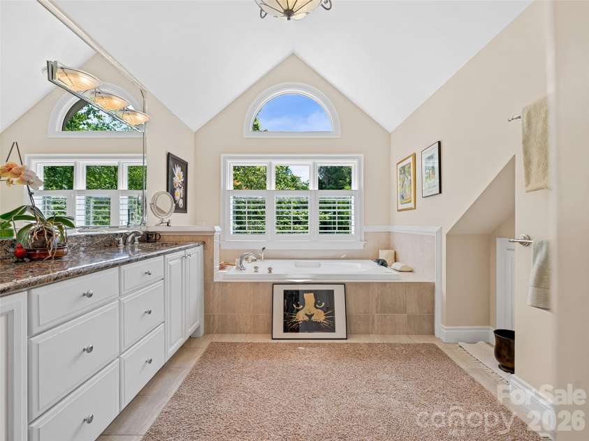 212 Plains Drive, Asheville, NC 28803.  MLS# CAR4373676, YatesRealty ID 17089. Primary bath