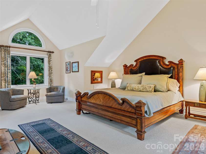 212 Plains Drive, Asheville, NC 28803.  MLS# CAR4373676, YatesRealty ID 17089. Primary Suite