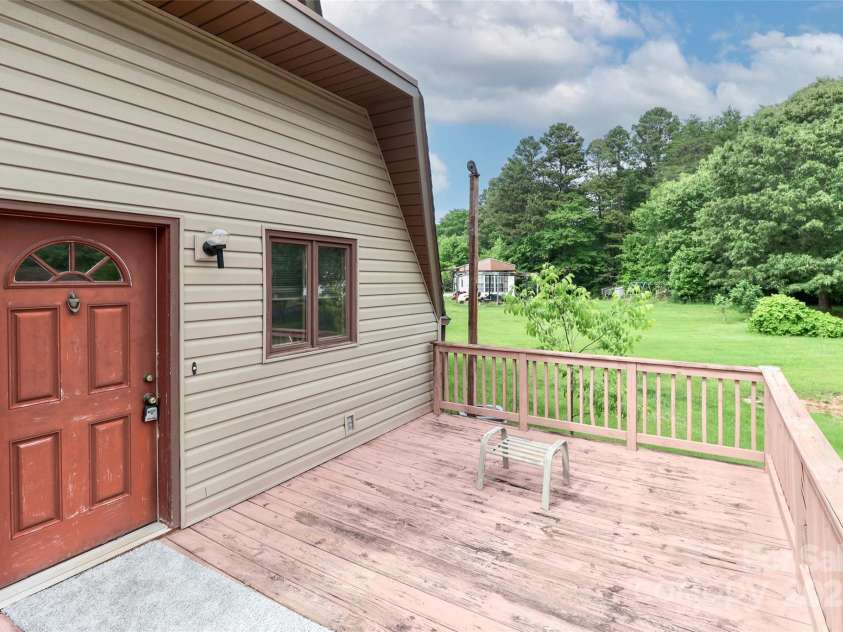 443 Troutman Farm Road, Statesville, NC 28677.  MLS# CAR4258763, YatesRealty ID 17089. 