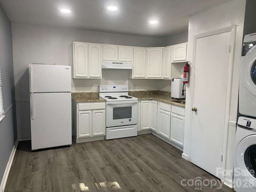 1962 & 1966 Lakeview Road, Asheboro, NC 27203.  MLS# CAR4345313, YatesRealty ID 1709. 