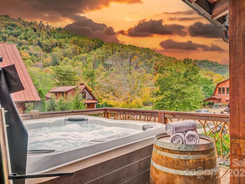 56 Eagle Cottage Lane, Banner Elk, NC 28604.  MLS# CAR4310170, YatesRealty ID 1709. 