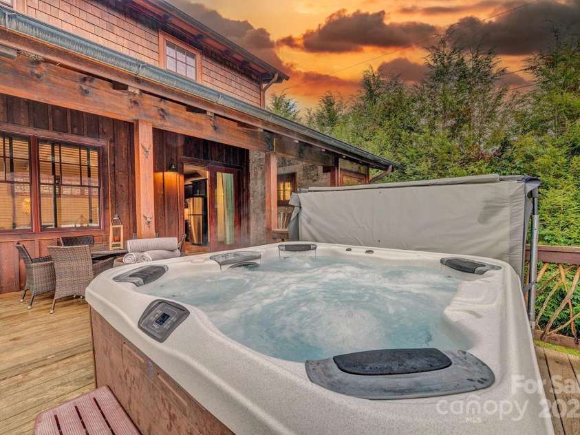 56 Eagle Cottage Lane, Banner Elk, NC 28604.  MLS# CAR4310170, YatesRealty ID 1709. 