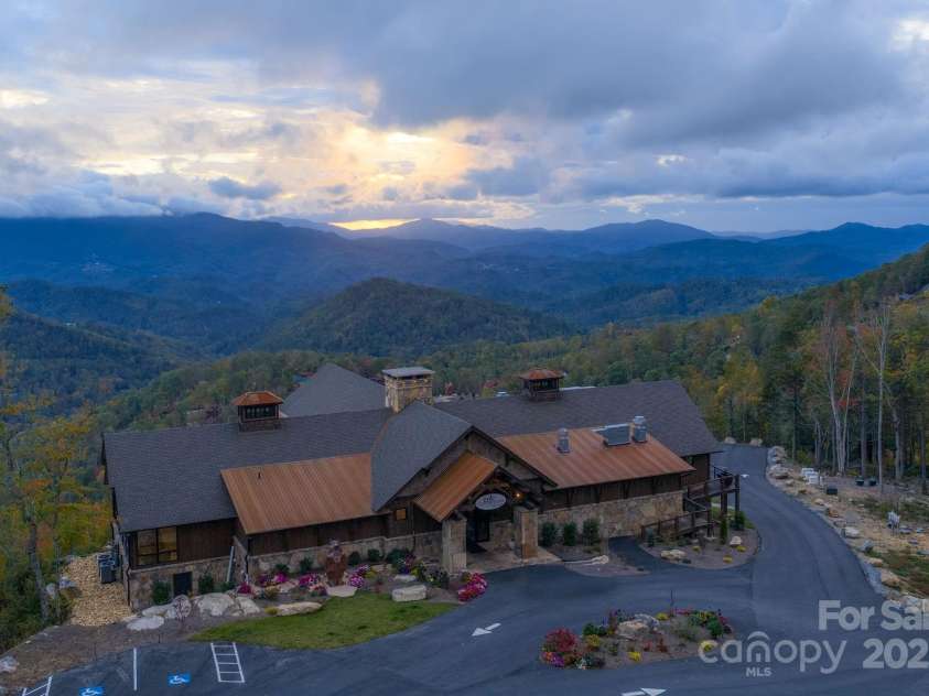 56 Eagle Cottage Lane, Banner Elk, NC 28604.  MLS# CAR4310170, YatesRealty ID 1709. Epic Chophouse restaurant