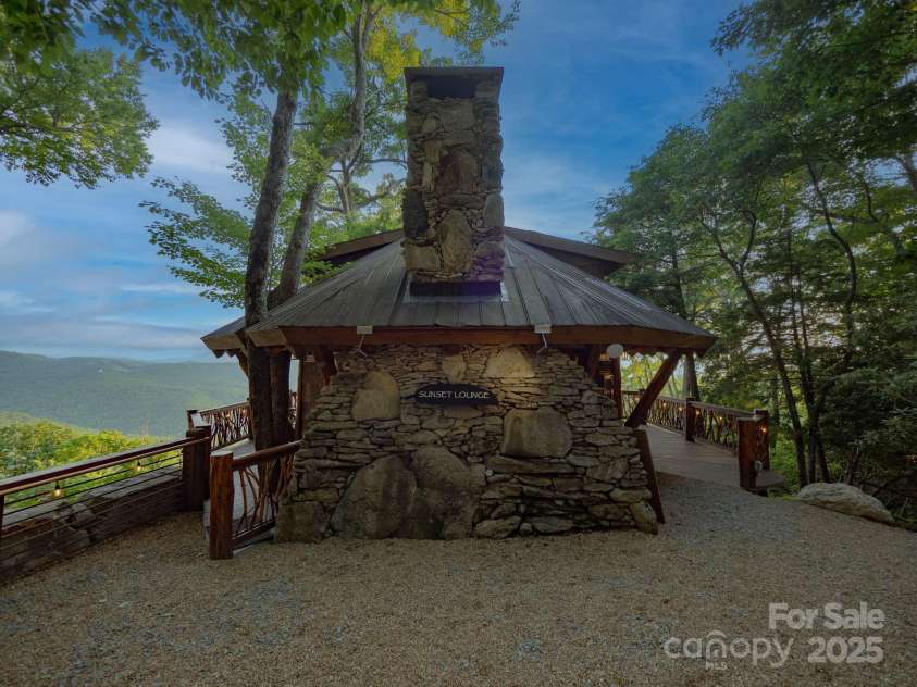 56 Eagle Cottage Lane, Banner Elk, NC 28604.  MLS# CAR4310170, YatesRealty ID 1709. Sunset Lounge