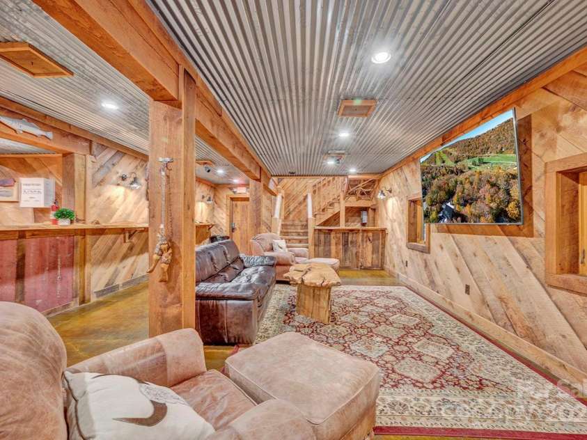 56 Eagle Cottage Lane, Banner Elk, NC 28604.  MLS# CAR4310170, YatesRealty ID 1709. The River Club