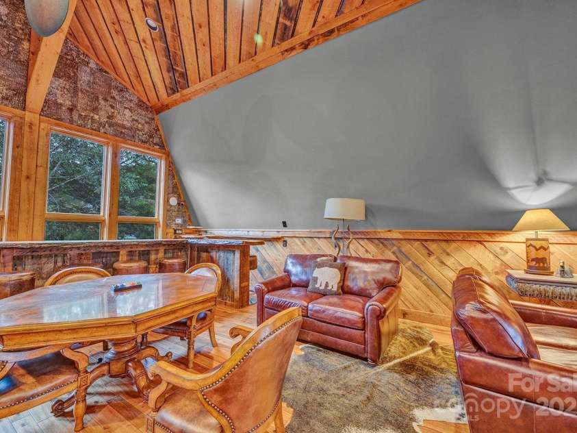 56 Eagle Cottage Lane, Banner Elk, NC 28604.  MLS# CAR4310170, YatesRealty ID 1709. The River Club 