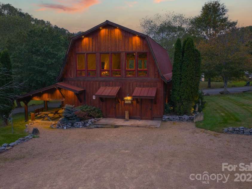 56 Eagle Cottage Lane, Banner Elk, NC 28604.  MLS# CAR4310170, YatesRealty ID 1709. The River Club Barn