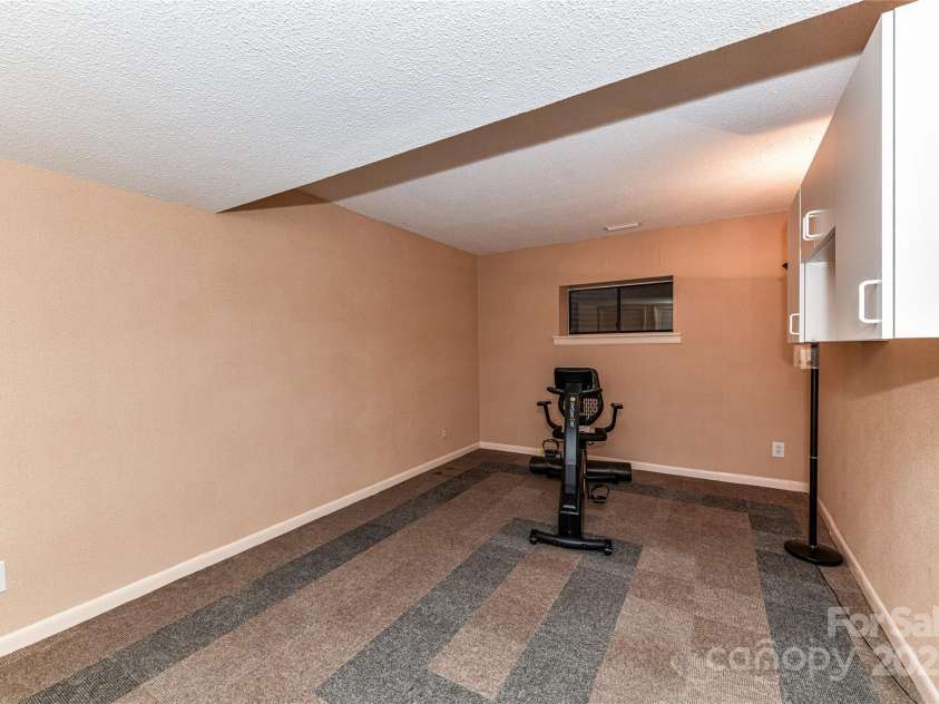 84 Ridgeport Road, Clover, SC 29710.  MLS# CAR4222357, YatesRealty ID 1709. Flex Space/ Bedroom 4