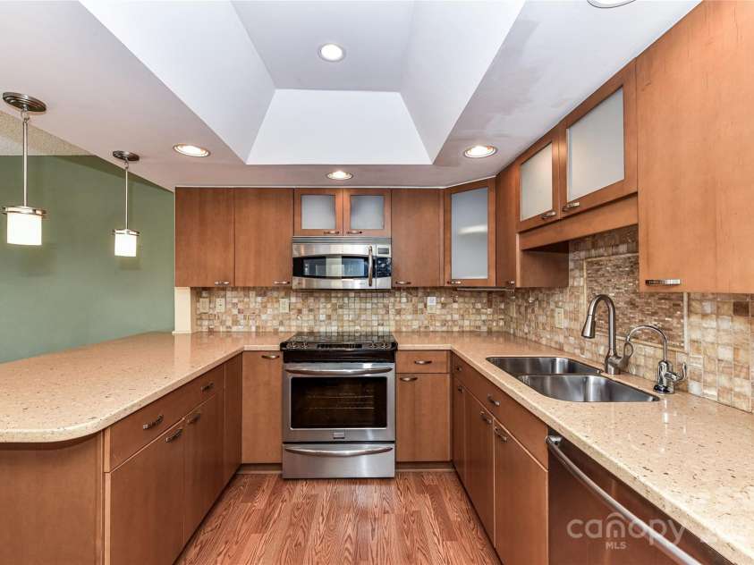 84 Ridgeport Road, Clover, SC 29710.  MLS# CAR4222357, YatesRealty ID 1709. Kitchen