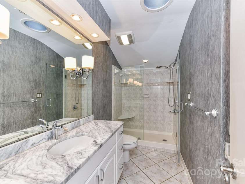 84 Ridgeport Road, Clover, SC 29710.  MLS# CAR4222357, YatesRealty ID 1709. Primary Bathroom