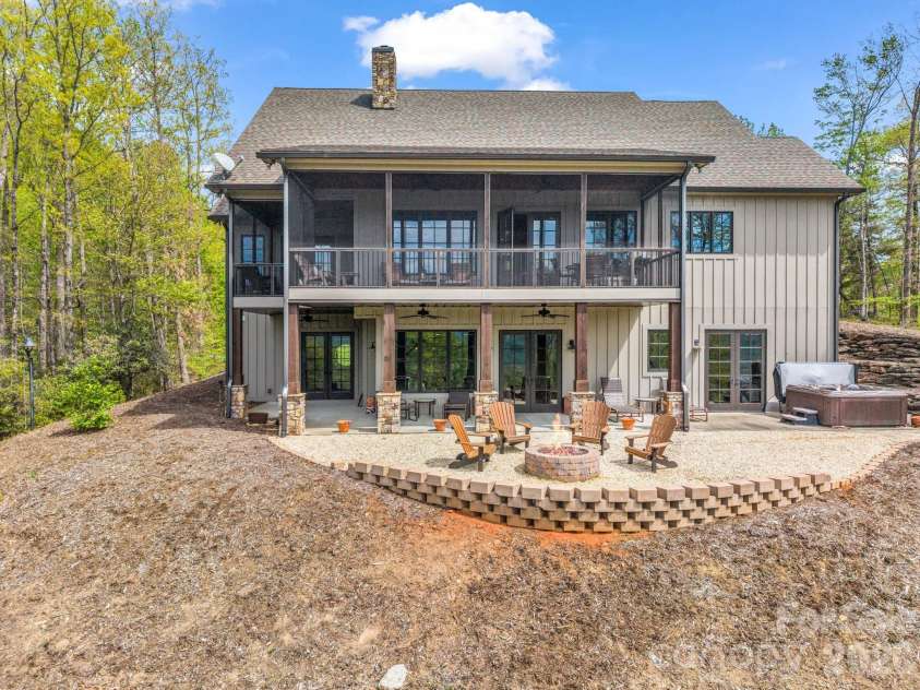 189 Tatanka Trail, Lake Lure, NC 28746.  MLS# CAR4367924, YatesRealty ID 17090. 