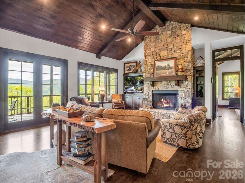189 Tatanka Trail, Lake Lure, NC 28746.  MLS# CAR4367924, YatesRealty ID 17090. 