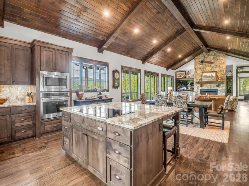 189 Tatanka Trail, Lake Lure, NC 28746.  MLS# CAR4367924, YatesRealty ID 17090. 