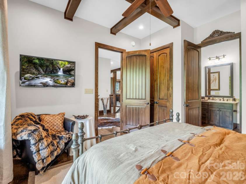 189 Tatanka Trail, Lake Lure, NC 28746.  MLS# CAR4367924, YatesRealty ID 17090. 
