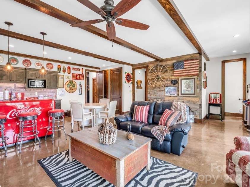 189 Tatanka Trail, Lake Lure, NC 28746.  MLS# CAR4367924, YatesRealty ID 17090. 