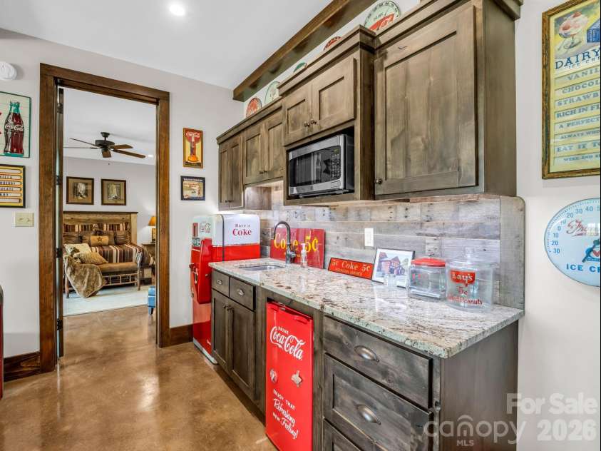 189 Tatanka Trail, Lake Lure, NC 28746.  MLS# CAR4367924, YatesRealty ID 17090. 