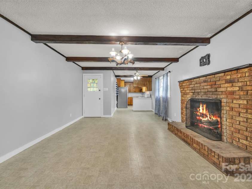 133 Jo Monni Loop, Statesville, NC 28625.  MLS# CAR4254772, YatesRealty ID 17092. 
