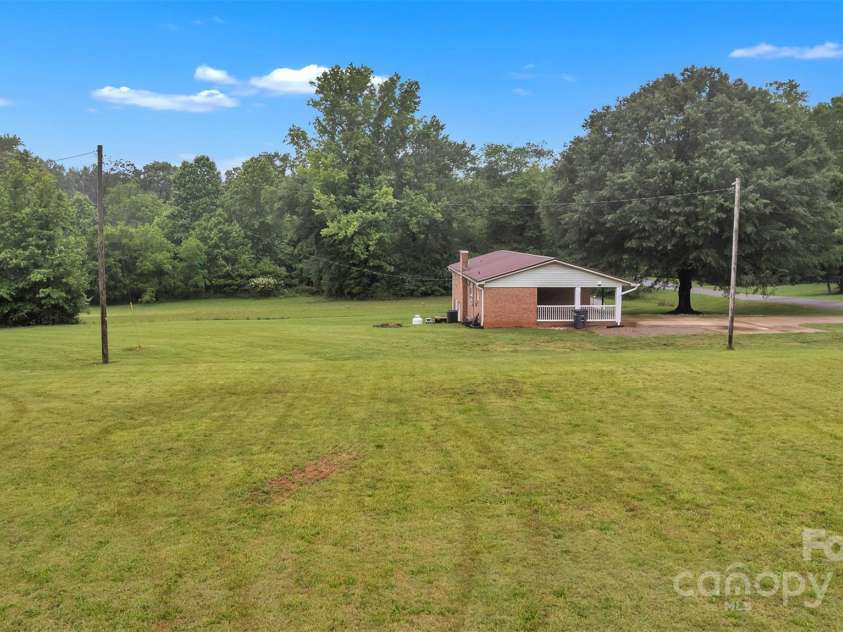 133 Jo Monni Loop, Statesville, NC 28625.  MLS# CAR4254772, YatesRealty ID 17092. 