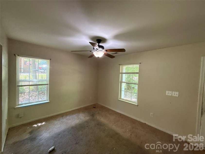 2805 Kendrick Drive, Charlotte, NC 28214.  MLS# CAR4372700, YatesRealty ID 17092. 