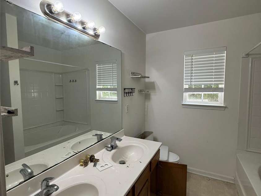 2805 Kendrick Drive, Charlotte, NC 28214.  MLS# CAR4372700, YatesRealty ID 17092. 
