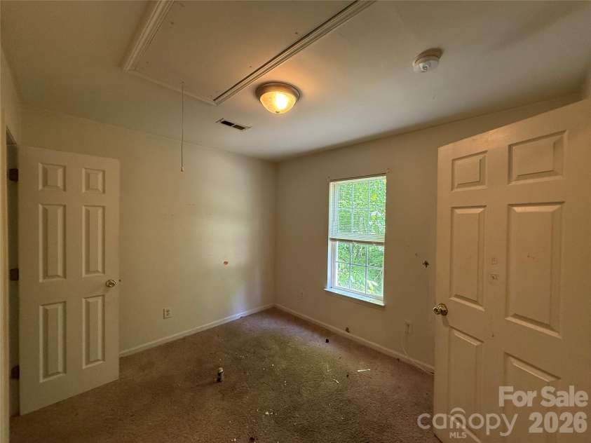 2805 Kendrick Drive, Charlotte, NC 28214.  MLS# CAR4372700, YatesRealty ID 17092. 