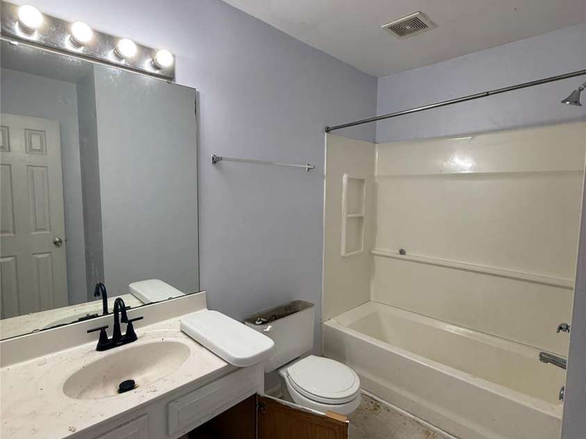 2805 Kendrick Drive, Charlotte, NC 28214.  MLS# CAR4372700, YatesRealty ID 17092. 