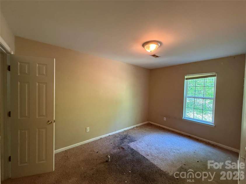 2805 Kendrick Drive, Charlotte, NC 28214.  MLS# CAR4372700, YatesRealty ID 17092. 