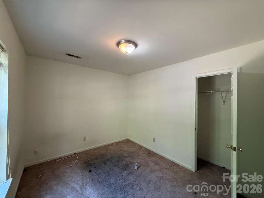 2805 Kendrick Drive, Charlotte, NC 28214.  MLS# CAR4372700, YatesRealty ID 17092. 