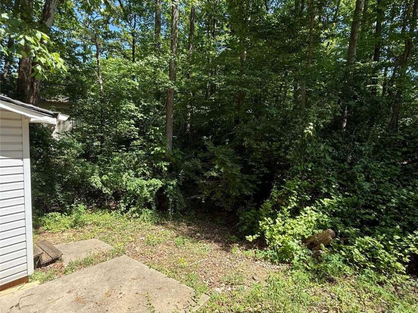 2805 Kendrick Drive, Charlotte, NC 28214.  MLS# CAR4372700, YatesRealty ID 17092. 