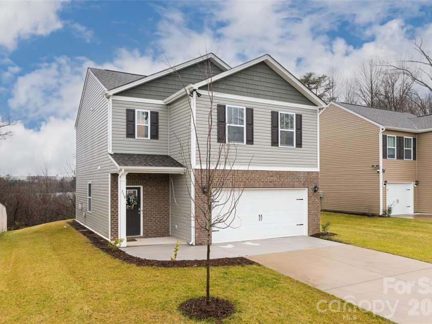 518 Jaca Lane, Arden, NC 28704.  MLS# CAR4328315, YatesRealty ID 17093. 