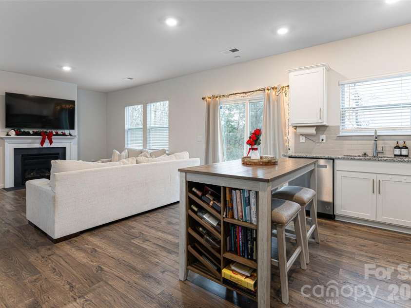 518 Jaca Lane, Arden, NC 28704.  MLS# CAR4328315, YatesRealty ID 17093. 