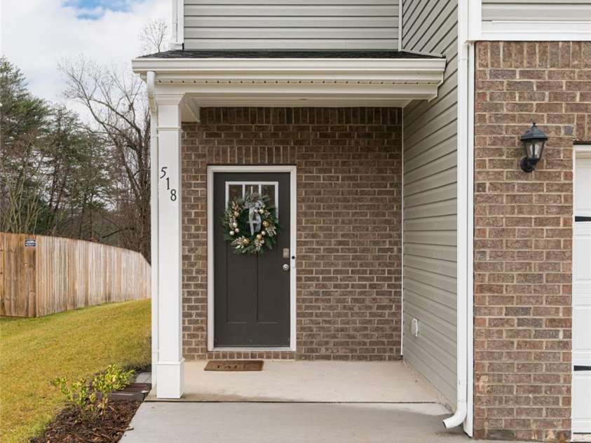 518 Jaca Lane, Arden, NC 28704.  MLS# CAR4328315, YatesRealty ID 17093. 