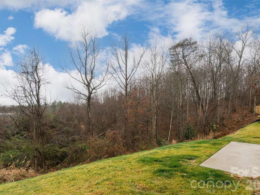 518 Jaca Lane, Arden, NC 28704.  MLS# CAR4328315, YatesRealty ID 17093. 