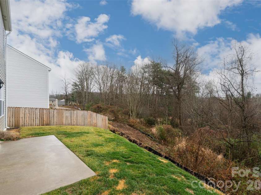 518 Jaca Lane, Arden, NC 28704.  MLS# CAR4328315, YatesRealty ID 17093. 