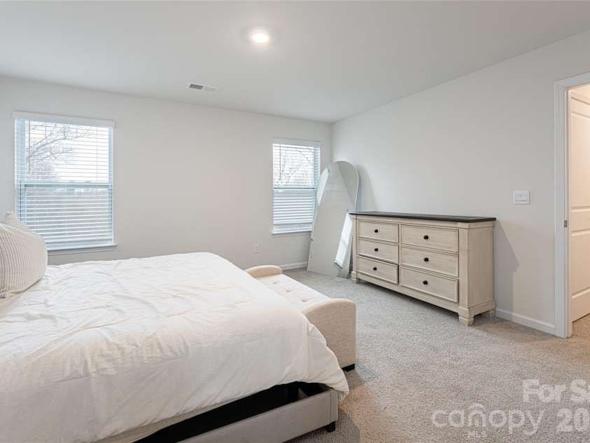 518 Jaca Lane, Arden, NC 28704.  MLS# CAR4328315, YatesRealty ID 17093. Primary suite