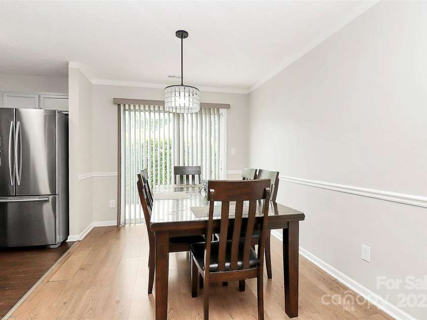 5804 Fairchase Avenue, Charlotte, NC 28269.  MLS# CAR4257297, YatesRealty ID 17093. 