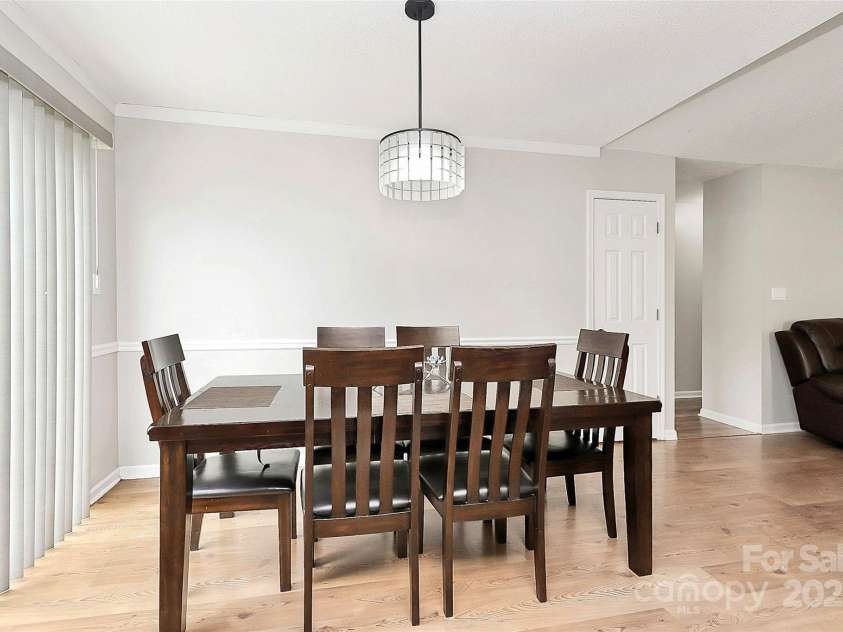 5804 Fairchase Avenue, Charlotte, NC 28269.  MLS# CAR4257297, YatesRealty ID 17093. 