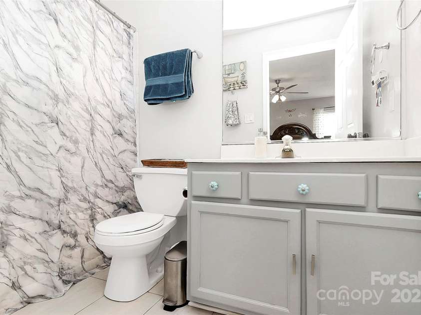 5804 Fairchase Avenue, Charlotte, NC 28269.  MLS# CAR4257297, YatesRealty ID 17093. 