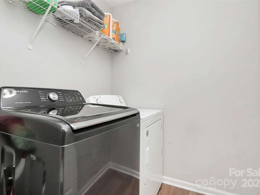 5804 Fairchase Avenue, Charlotte, NC 28269.  MLS# CAR4257297, YatesRealty ID 17093. 