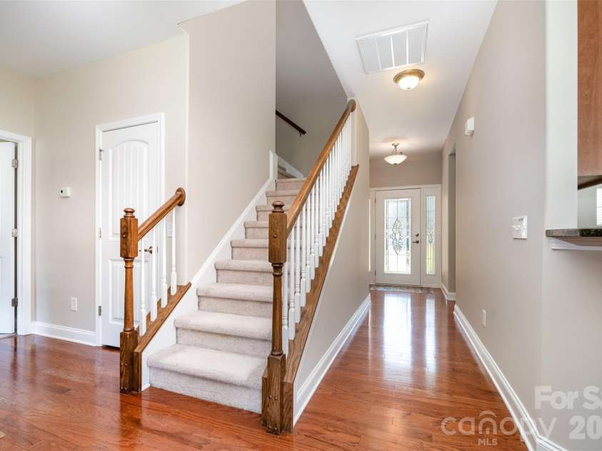 14725 Vaughan Drive, Charlotte, NC 28273.  MLS# CAR4304755, YatesRealty ID 17096. 