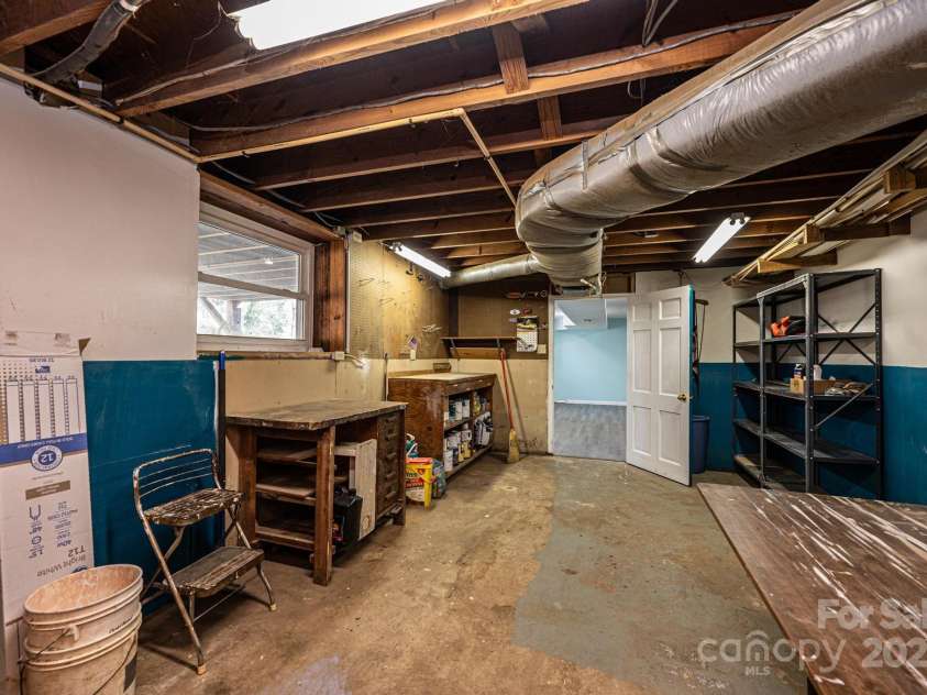 1552 10th Street Place, Hickory, NC 28601.  MLS# CAR4222157, YatesRealty ID 17096. Storage