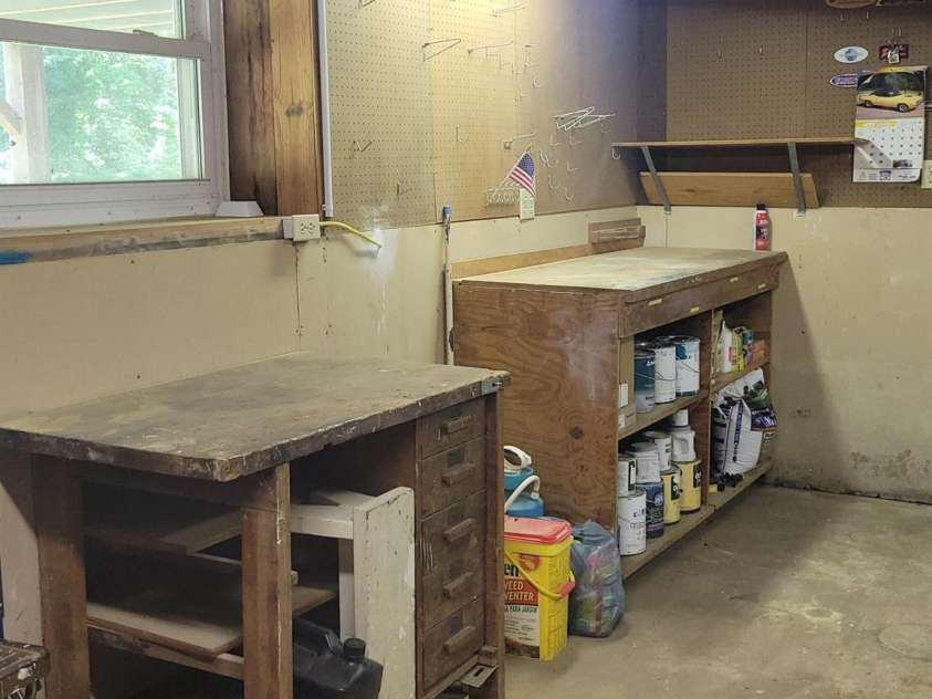 1552 10th Street Place, Hickory, NC 28601.  MLS# CAR4222157, YatesRealty ID 17096. Workshop