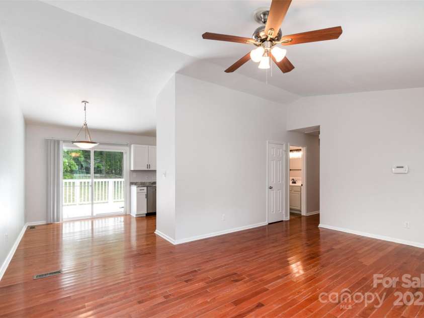 8220 Chrisbry Lane, Charlotte, NC 28215.  MLS# CAR4250869, YatesRealty ID 17097. 