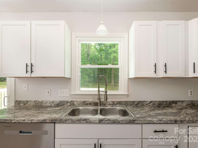 8220 Chrisbry Lane, Charlotte, NC 28215.  MLS# CAR4250869, YatesRealty ID 17097. 