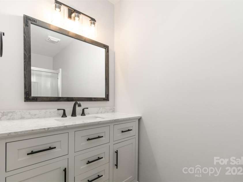 8220 Chrisbry Lane, Charlotte, NC 28215.  MLS# CAR4250869, YatesRealty ID 17097. 