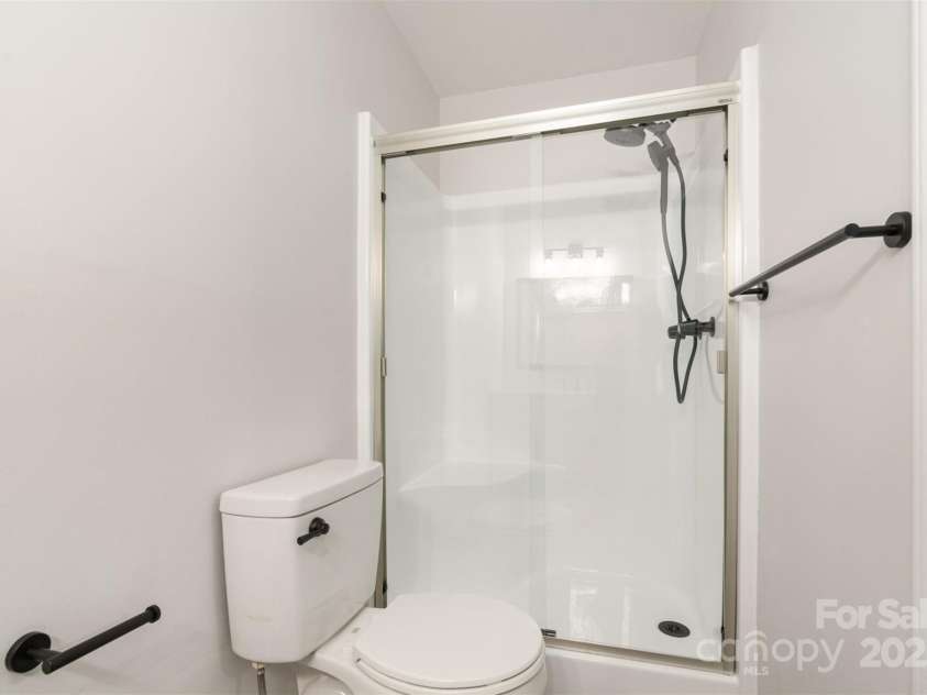 8220 Chrisbry Lane, Charlotte, NC 28215.  MLS# CAR4250869, YatesRealty ID 17097. 