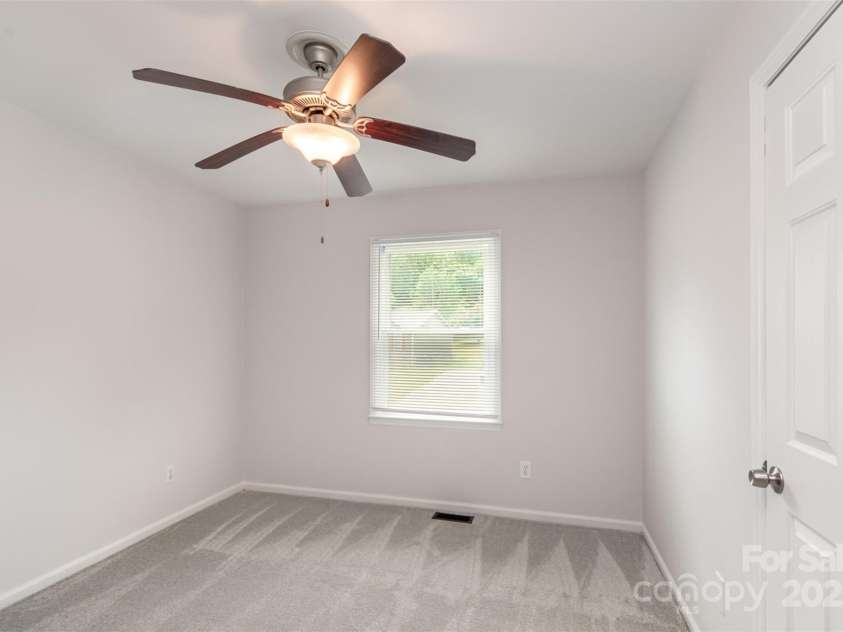 8220 Chrisbry Lane, Charlotte, NC 28215.  MLS# CAR4250869, YatesRealty ID 17097. 