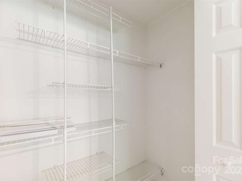 8220 Chrisbry Lane, Charlotte, NC 28215.  MLS# CAR4250869, YatesRealty ID 17097. 